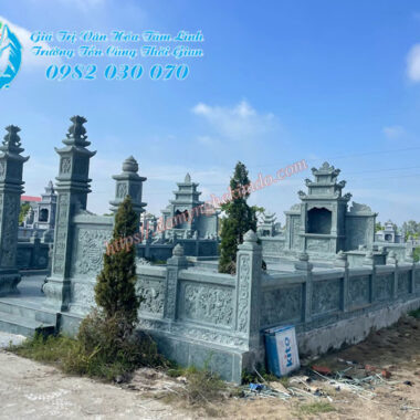 Khu lăng mộ đá xanh rêu, khu mộ đá xanh rêu