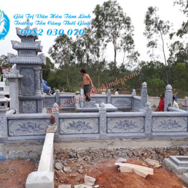Làm khu lăng mộ đá cho gia tộc
