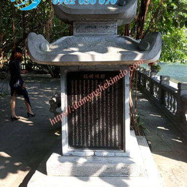 bia đá có mái, bia đá vuông, bia đá khắc chữ
