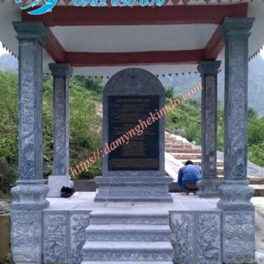 Cột đá nhà bia. bia đá đẹp, lầu bia đá tự nhiên