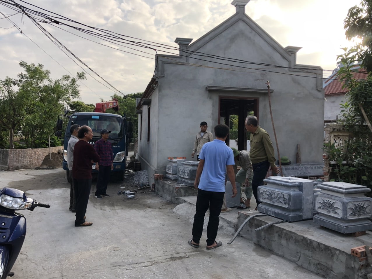 Xác định vị trí đặt chân tảng cột cổng đá nhà thờ họ Nguyễn, cổng đá đẹp