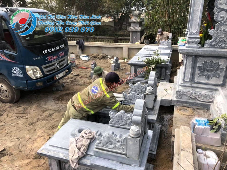 Lắp đặt lăng mộ đá tại nghĩa trang xã Ninh mỹ-Hoa lư- Ninh Bình
