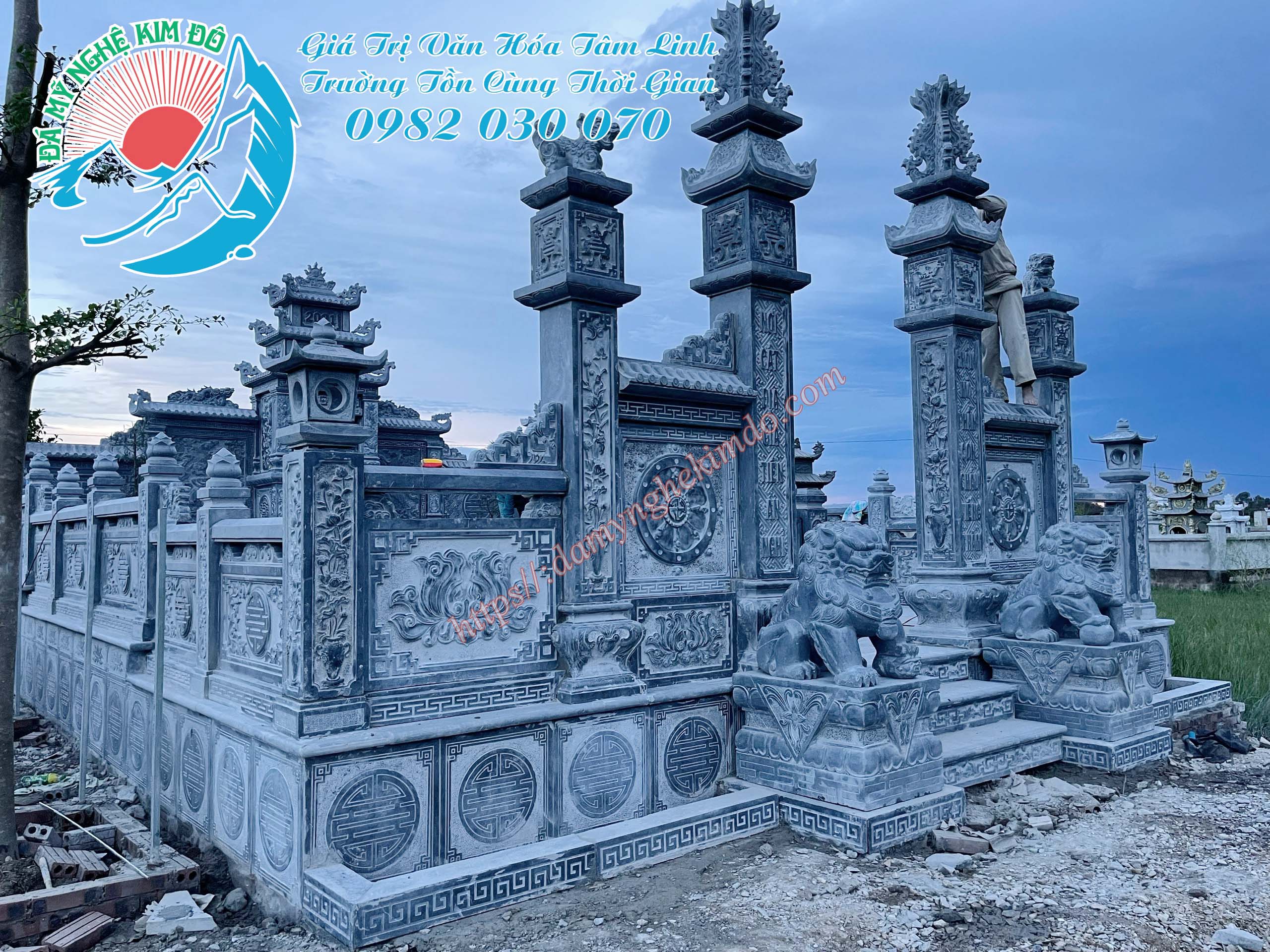 Lắp đặt Khu lăng mộ đá đẹp có diện tích 50m2