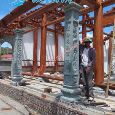 Cột vuông đá đẹp, cột hiên đá nhà thờ họ, cột đá xanh rêu