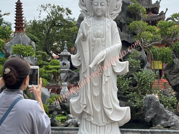 Lắp tượng phật quan thế âm bồ tát tại Chùa Đẩu Long - Ninh Bình