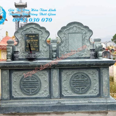 Mẫu mộ đá không mái đẹp, Mẫu mộ bành đá đôi chạm chữ thọ làm bằng đá xanh rêu