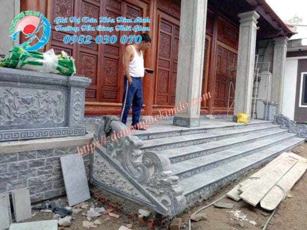 bậc tam cấp đá đẹp, Công trình Nhà thờ họ Nghệ An-Bậc tam cấp, Ngưỡng cửa, bưng cánh gà, bịt đầu bậc đá
