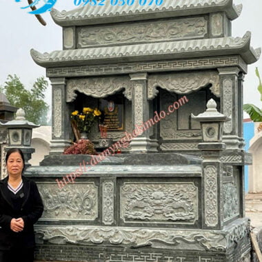 Mộ đôi đá xanh rêu 2 mái đao liền