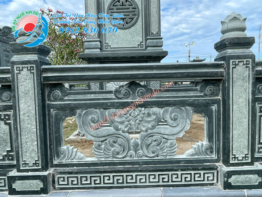 Mẫu lan can đá thông phong đẹp cho Khu lăng mộ tại Nghệ An, lan can đá xanh rêu khu lăng mộ tổ đá