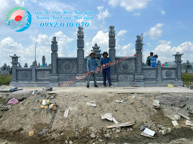 Mặt trước Khu lăng mộ đá TP Vinh - Nghệ An