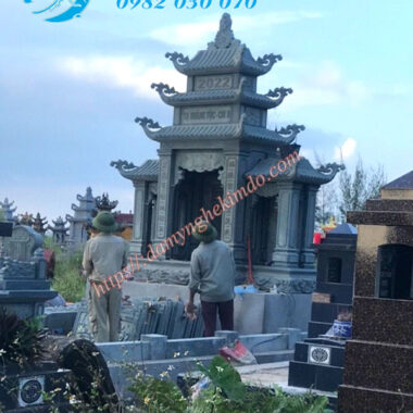 Lăng cánh đá 3 mái đao lá đẹp, lăng thờ đá