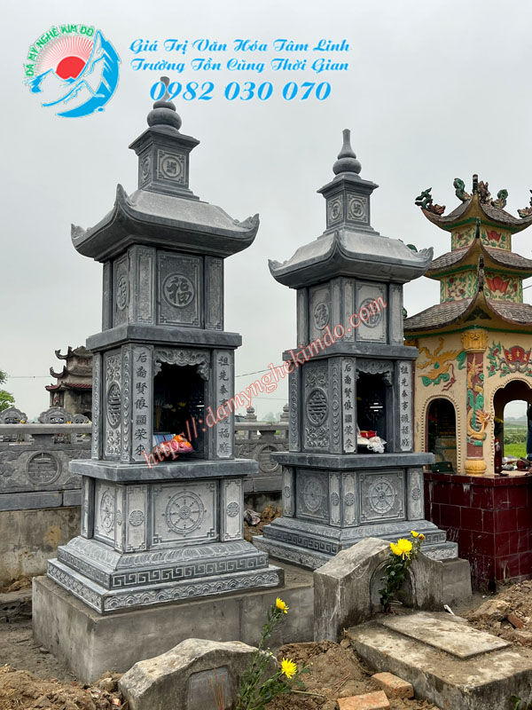 Lắp dựng 2 ngôi mộ Tổ (mộ tháp đá vuông) KT 127x127cm cao 3,5m cho họ Phạm tại Nam Định